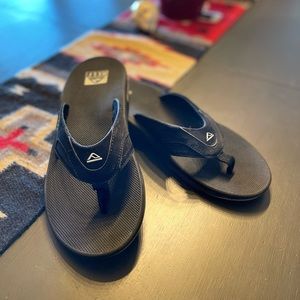 Reef Mens 11 Fanning Flip Flops